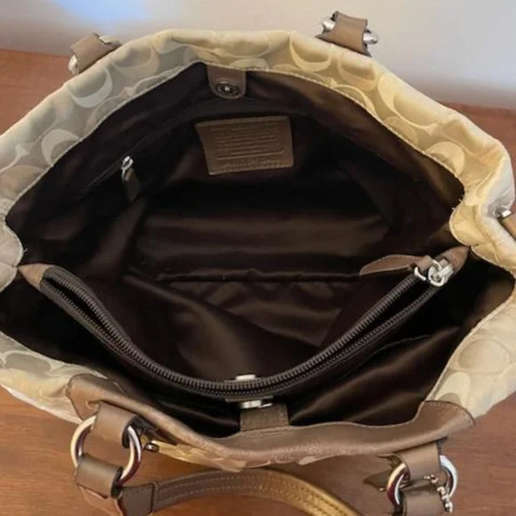 Coach handbag - Picture 3 of 5